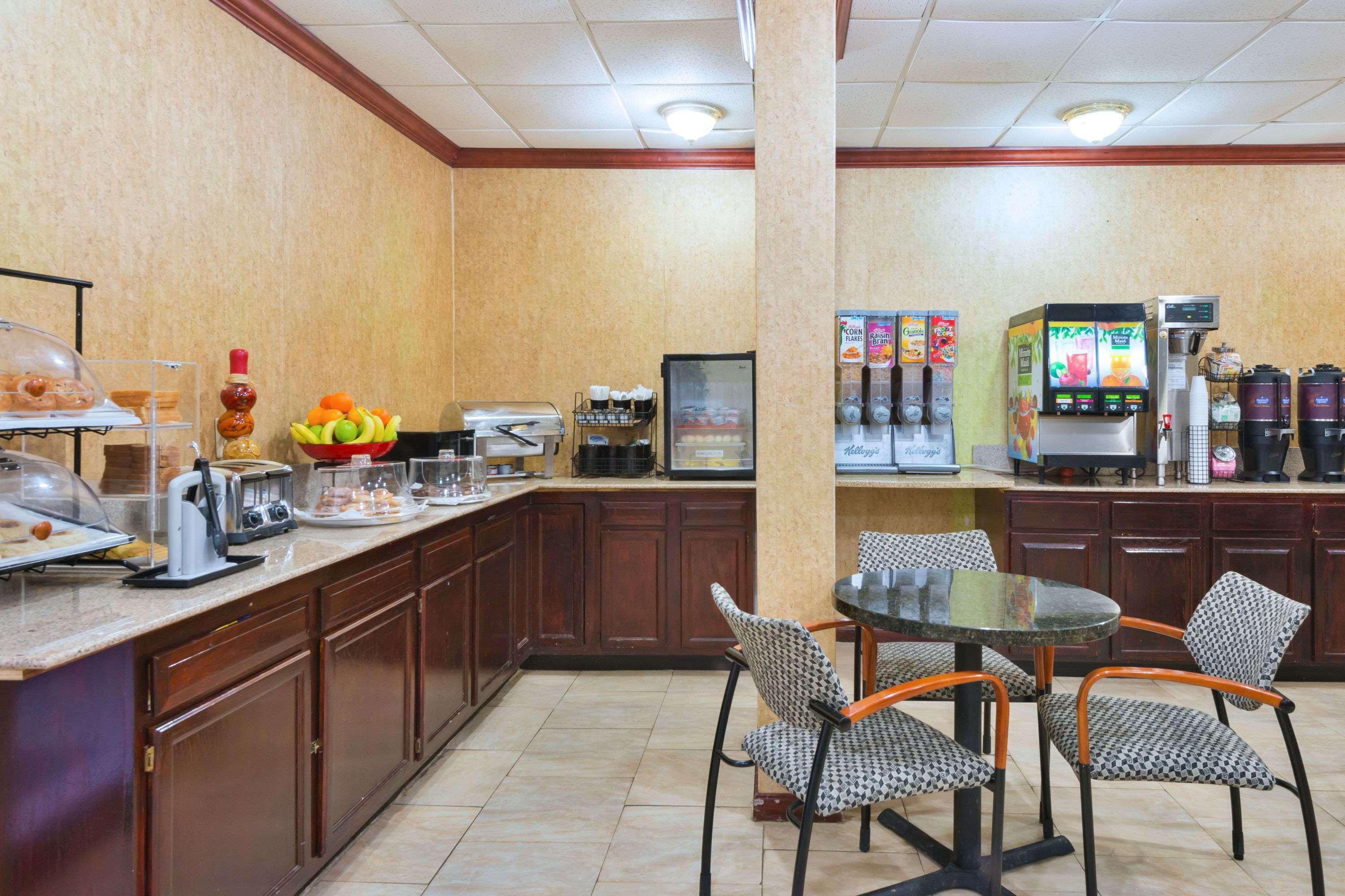 Ramada By Wyndham Pikesville/Baltimore North Eksteriør billede
